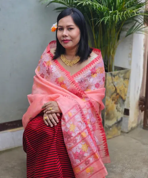 portrait of yumnam soniya founder of DLeiteng-About us page